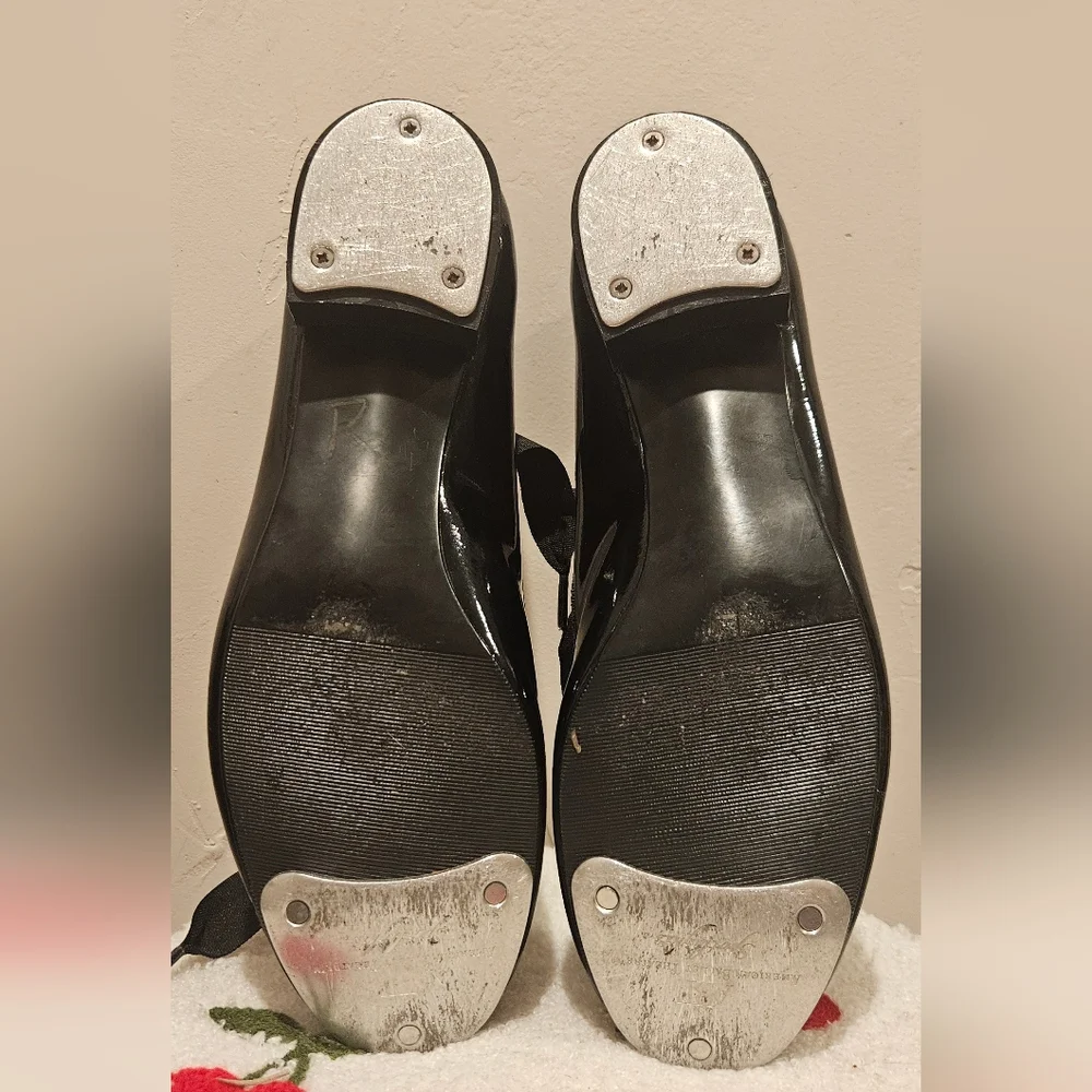 Girls Tap Shoes - Picture 2 of 3